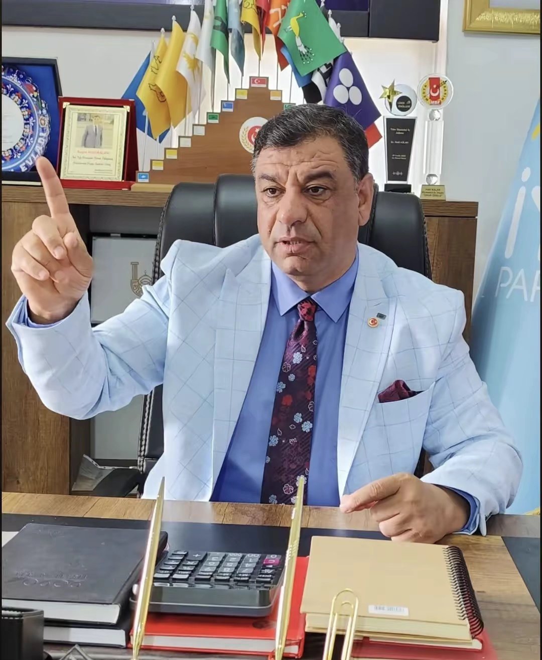 ŞANLIURFA'DA NEPOTİZM TEPKİSİ: "BELEDİYELER AİLE ŞİRKETİNE DÖNÜŞTÜ"
