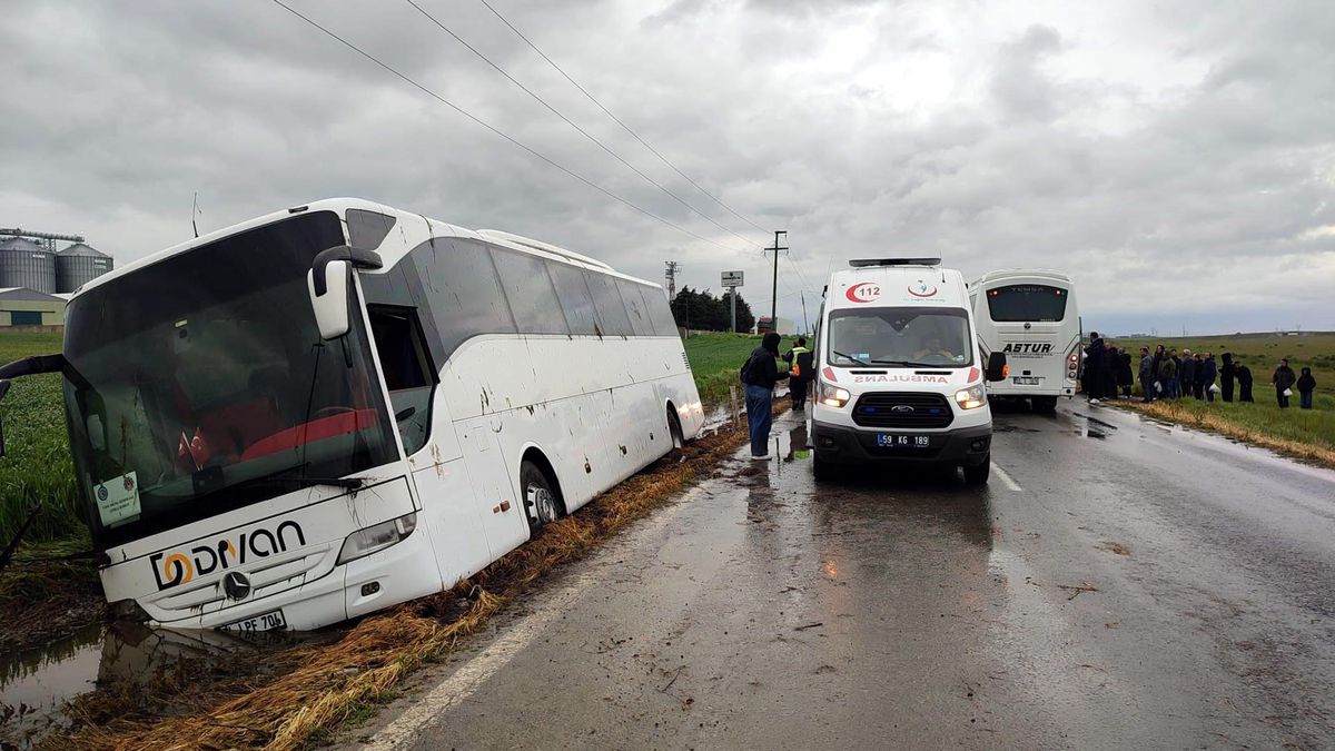 1 Mayıs Yolunda Kaza: İşçileri Taşıyan Otobüs Su Kanalına Girdi