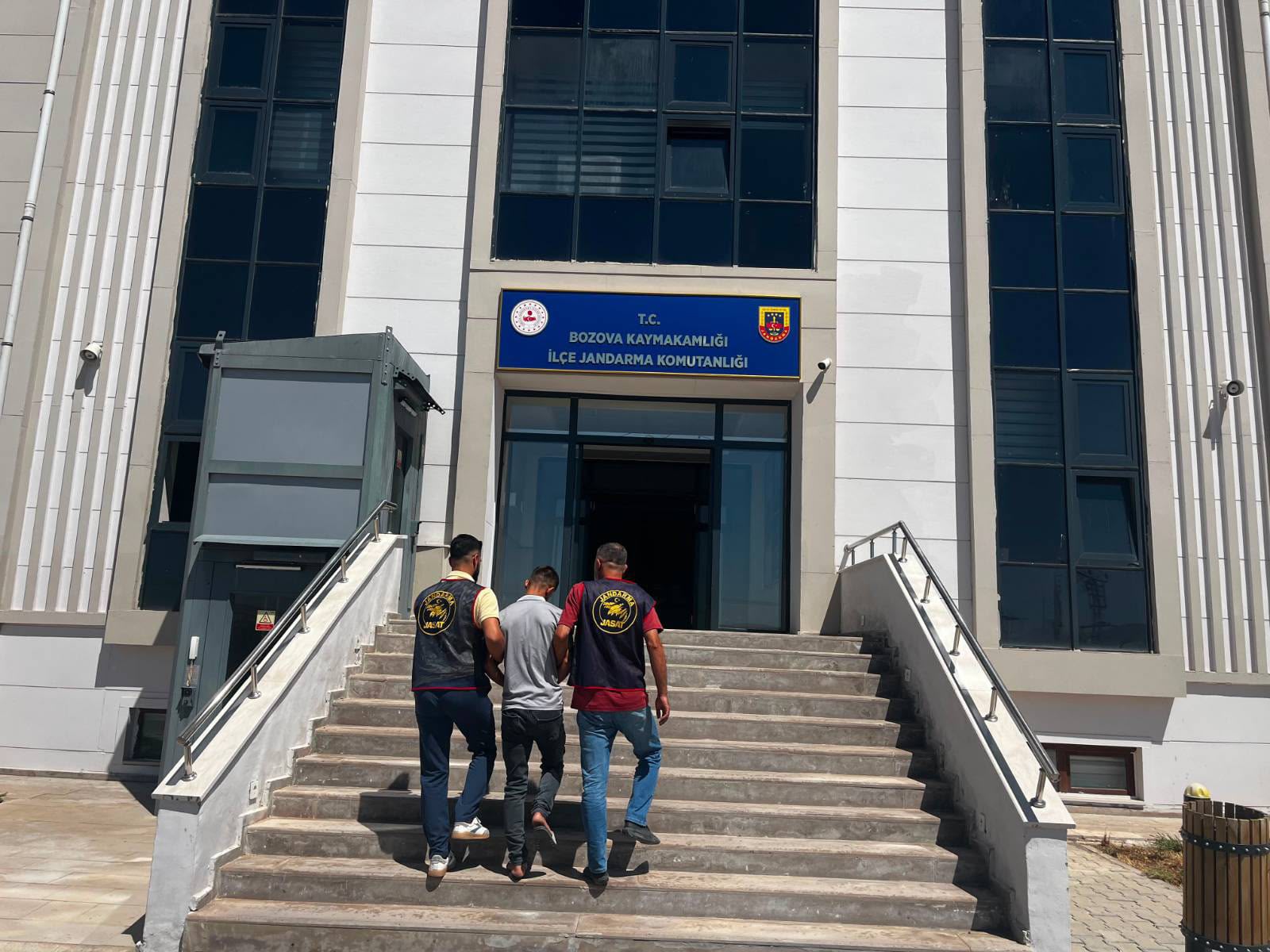 Bozova’da JASAT’tan Kaçamadı: 6 Yıl Hapis Cezası Bulunan Firari Yakalandı