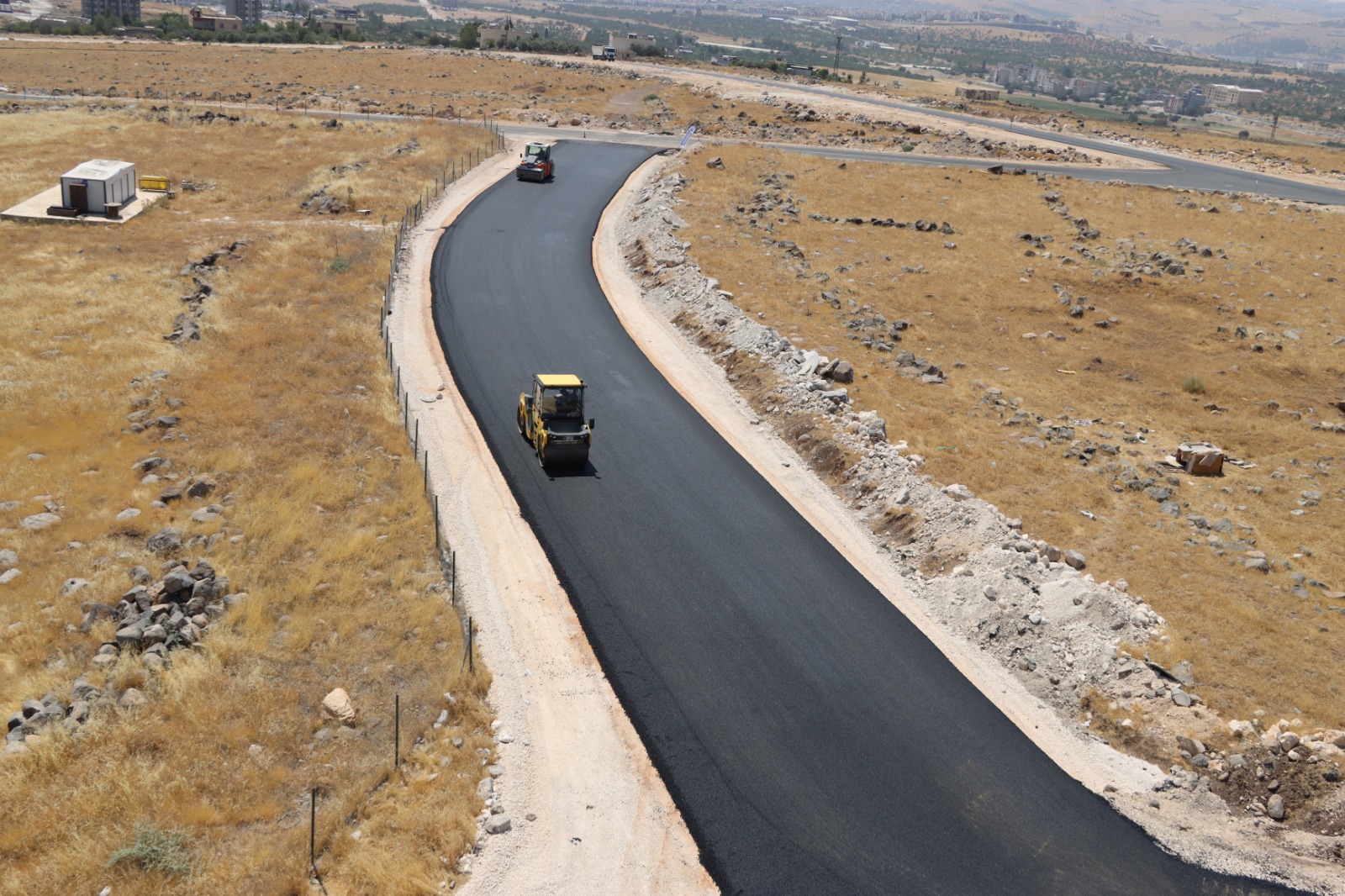 SEYRANTEPE’DE YENİ YOL ÇALIŞMASIYLA ULAŞIM RAHATLIYOR